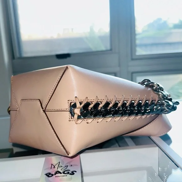 Stella McCartney: Two-Tone Bucket Frayme Chain-Link Crossbody Tote Bag - Picture 15 of 16